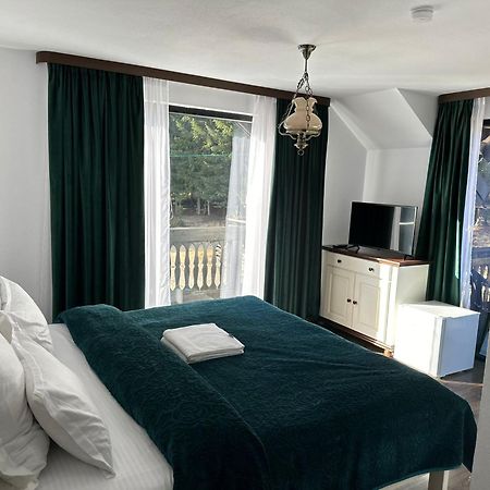Hotel Conacul Muntii Bucovinei à Câmpulung Moldovenesc Extérieur photo