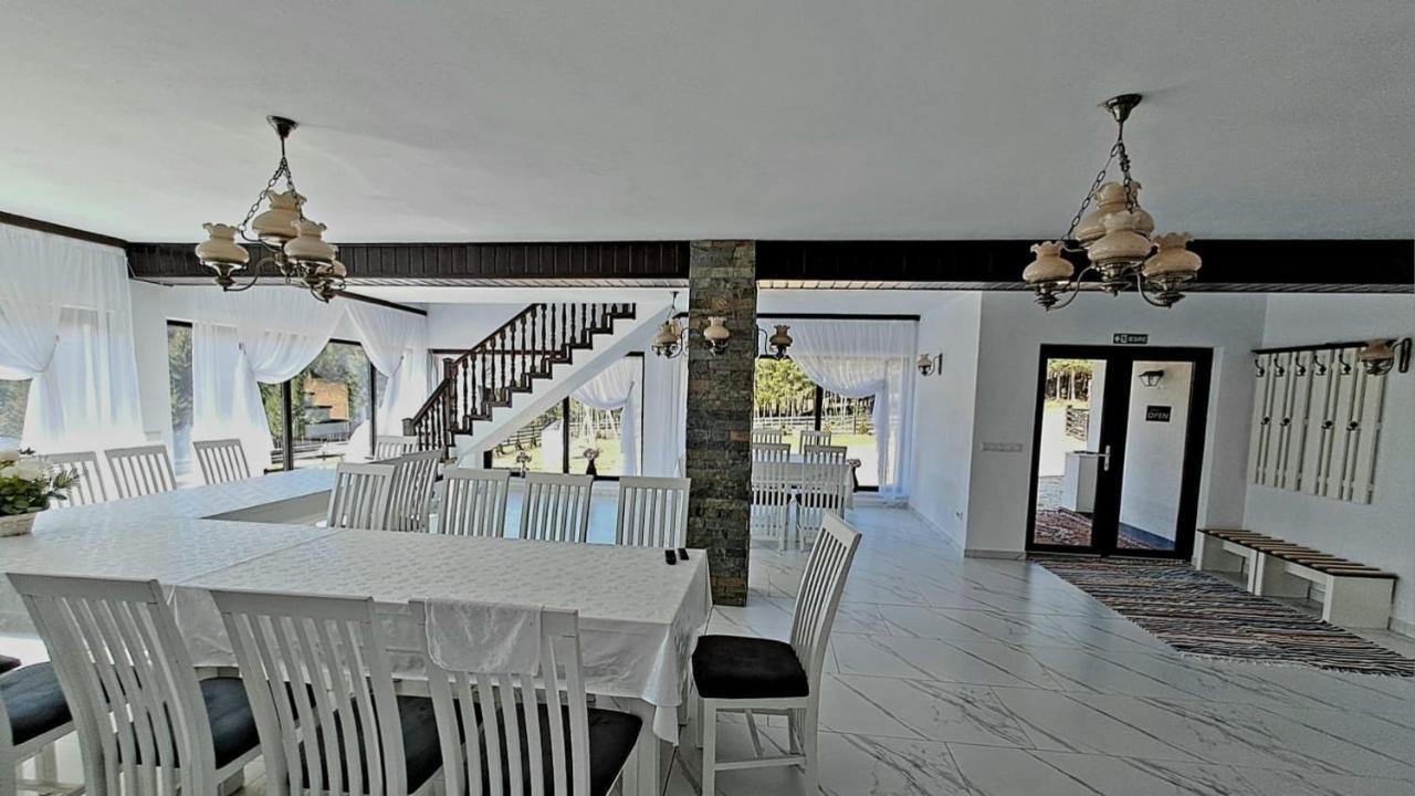 Hotel Conacul Muntii Bucovinei à Câmpulung Moldovenesc Extérieur photo